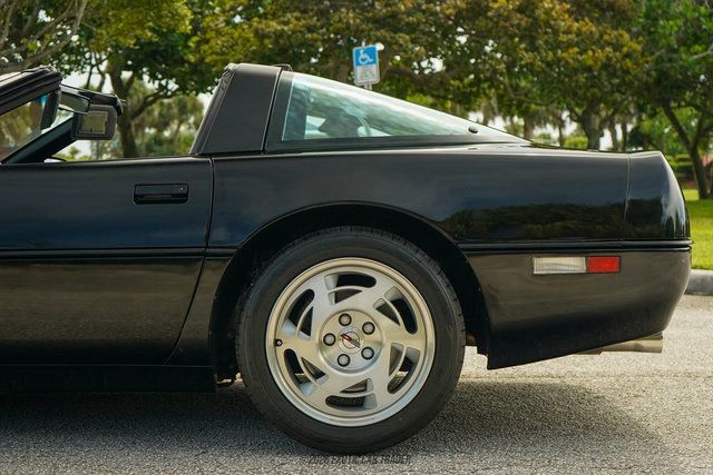 Used 1990 Chevrolet Corvette ZR-1 RWD image 5