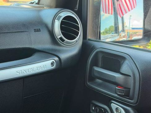 Used 2016 Jeep Wrangler Unlimited Rubicon w/ Dual Top Group AWD/4WD image 26