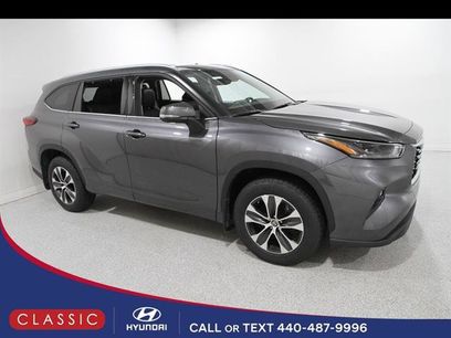 Used 2022 Toyota Highlander XLE