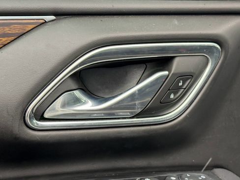 Used 2023 Chevrolet Suburban Premier image 26