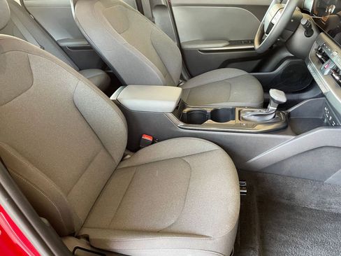 Used 2025 Kia K4 LXS image 35
