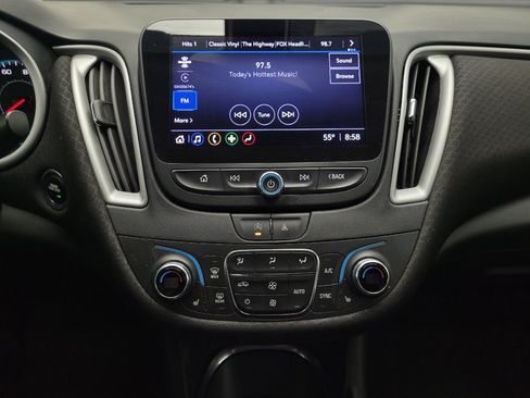 Used 2022 Chevrolet Malibu LT image 25