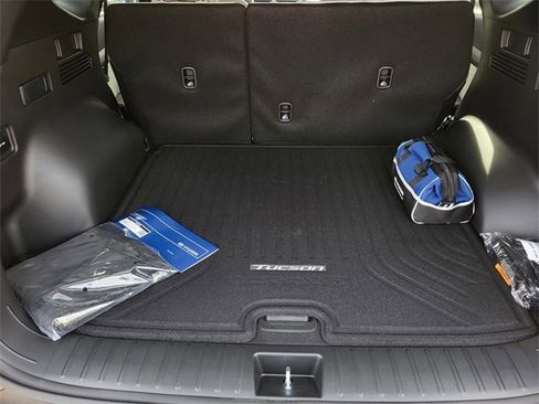 New 2026 Hyundai Tucson Blue SE image 8