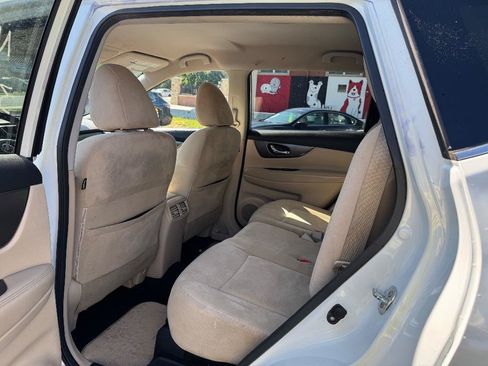 Used 2016 Nissan Rogue SV FWD image 13