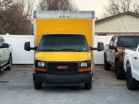 Used 2012 GMC Savana 3500 image 2