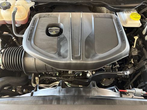 Used 2025 RAM 1500 Laramie AWD/4WD image 34