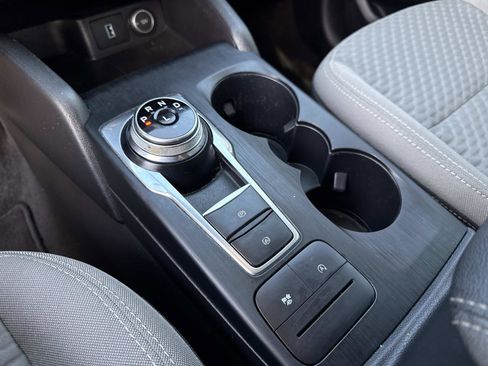 Used 2020 Ford Escape SE image 28