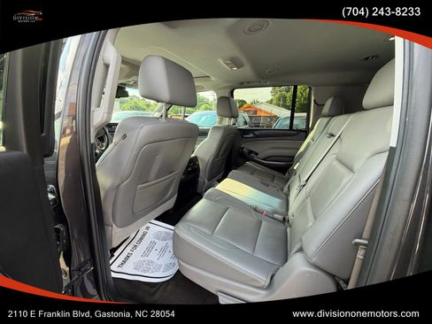 Used 2015 Chevrolet Suburban LT w/ Luxury Package AWD/4WD image 11