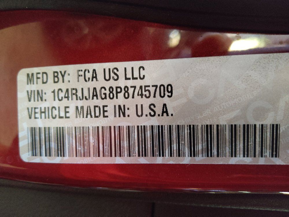 Used 2023 Jeep Grand Cherokee L Laredo RWD image 33