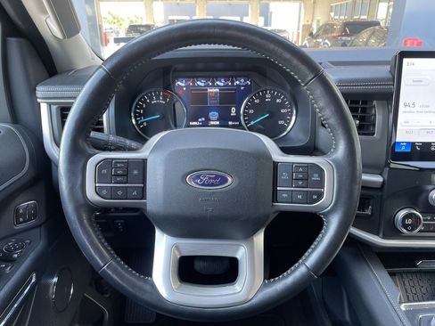 Used 2024 Ford Expedition XLT image 13