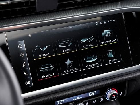 Used 2025 Audi Q3 2.0T Premium image 17