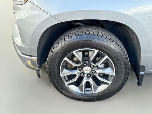 Used 2024 Chevrolet Silverado 1500 LT image 31