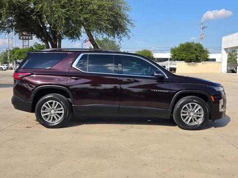 Used 2022 Chevrolet Traverse LT FWD image 8