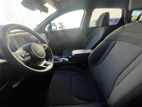 Used 2025 Kia Sportage LX image 27
