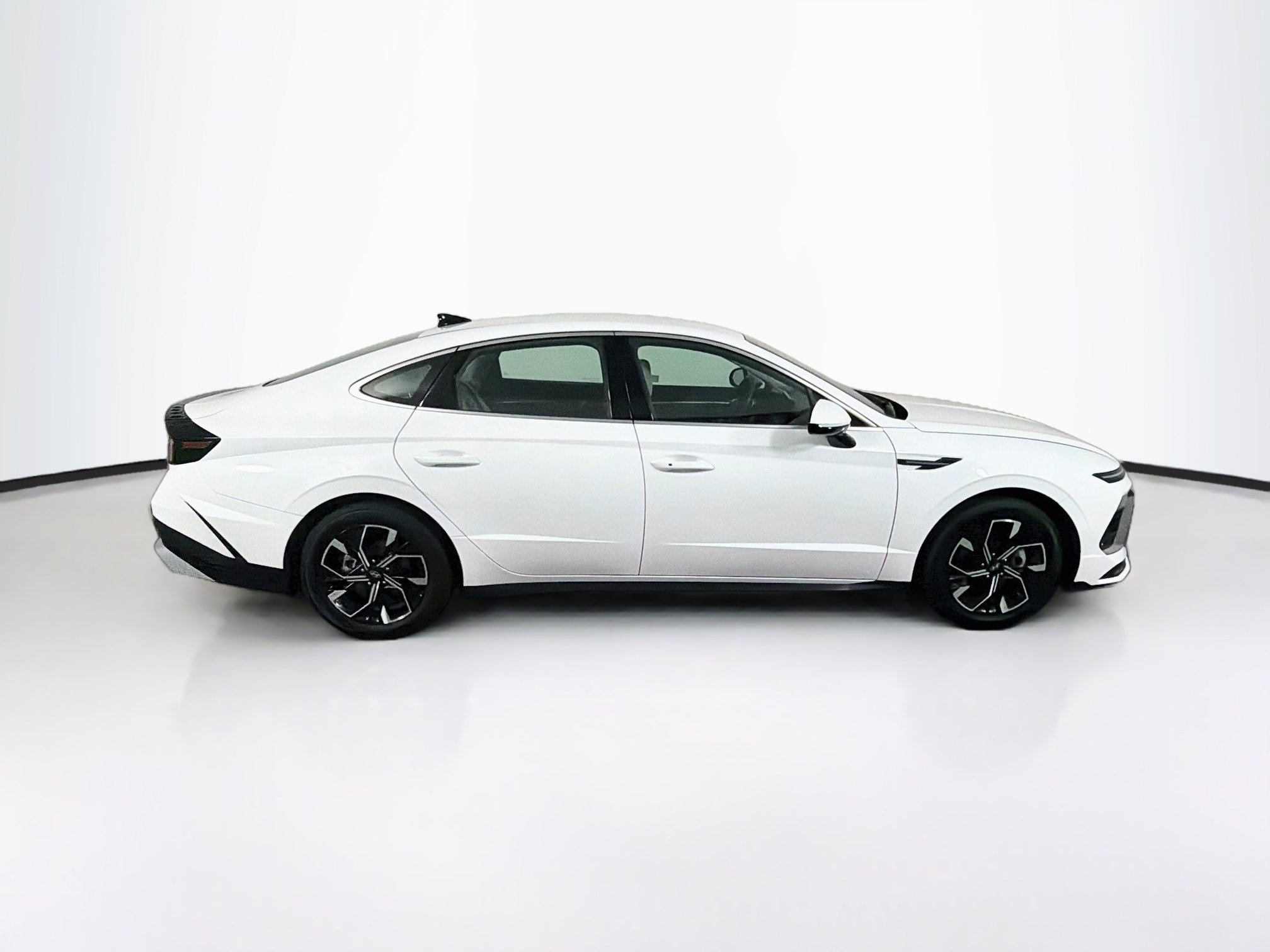 Used 2025 Hyundai Sonata SEL FWD image 10