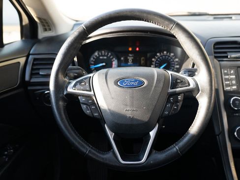 Used 2018 Ford Fusion SE w/ Equipment Group 201A FWD image 35