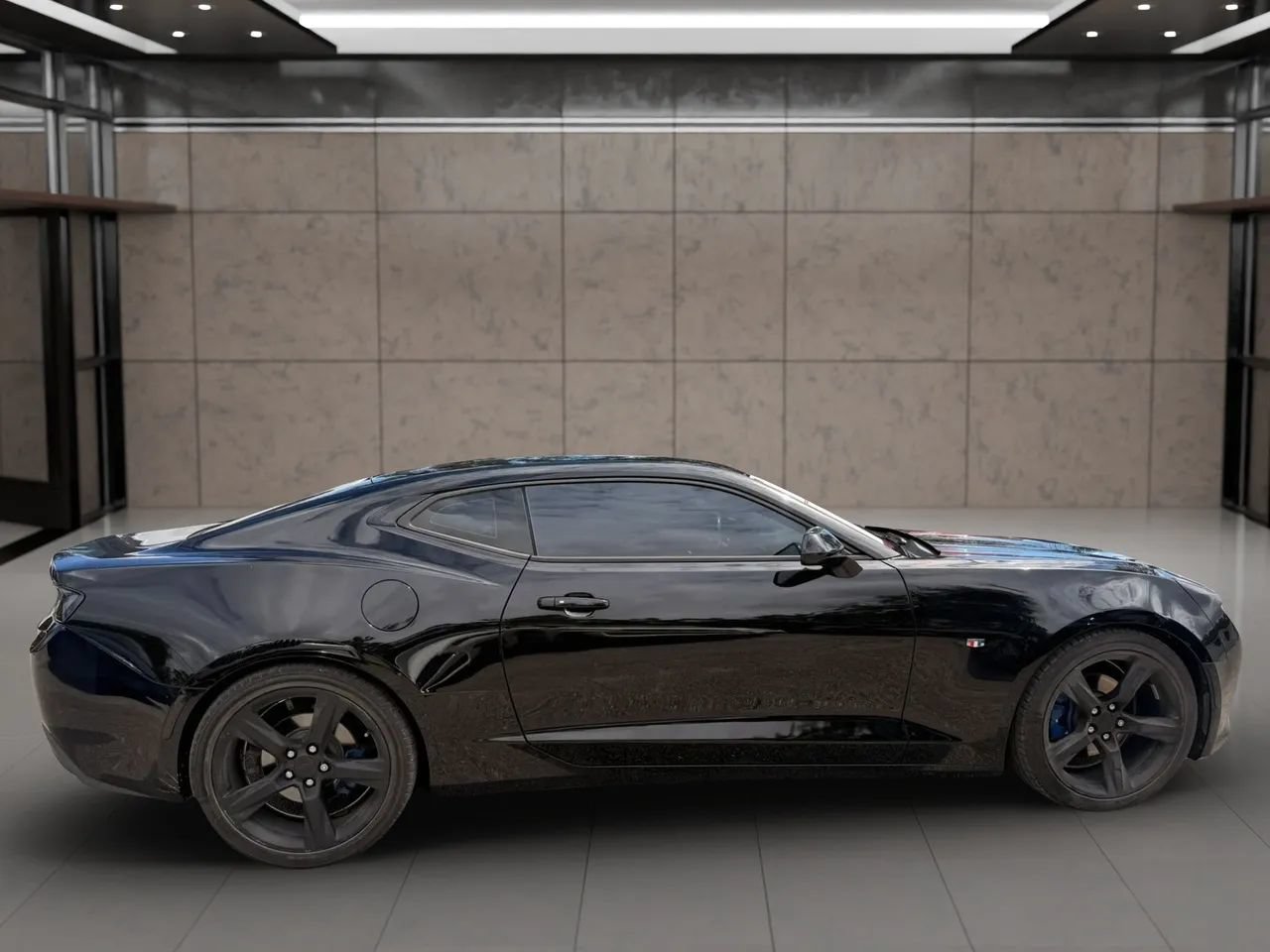 Used 2018 Chevrolet Camaro LT RWD image 3