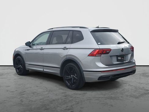 Used 2023 Volkswagen Tiguan SE R-Line FWD image 3