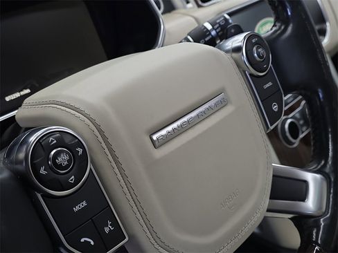 Used 2017 Land Rover Range Rover HSE image 16