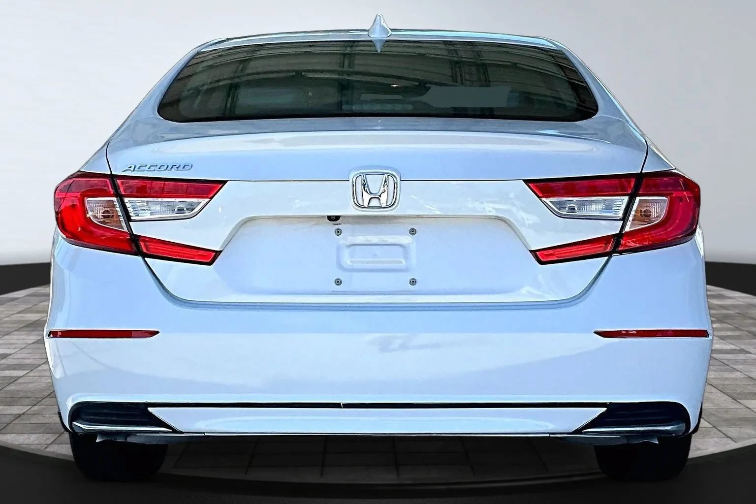 Used 2018 Honda Accord EX-L image 5