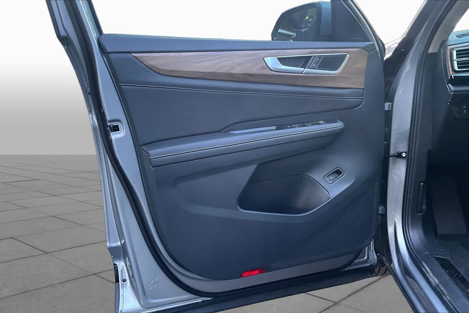 New 2026 Volkswagen Atlas SE FWD image 10