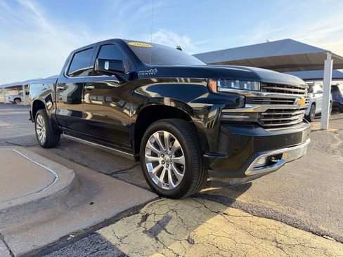 Used 2020 Chevrolet Silverado 1500 High Country w/ Technology Package AWD/4WD image 3