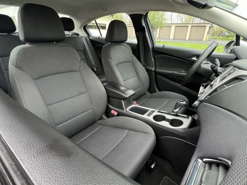 Used 2017 Chevrolet Cruze LS image 25