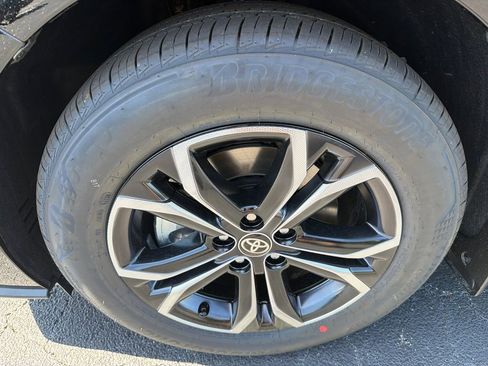 New 2026 Toyota Sienna Platinum AWD/4WD image 11