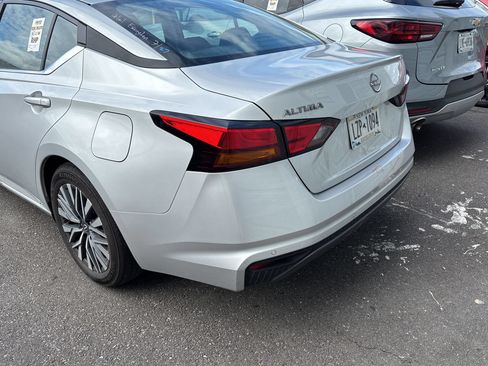 Used 2026 Nissan Altima 2.5 SV FWD image 10