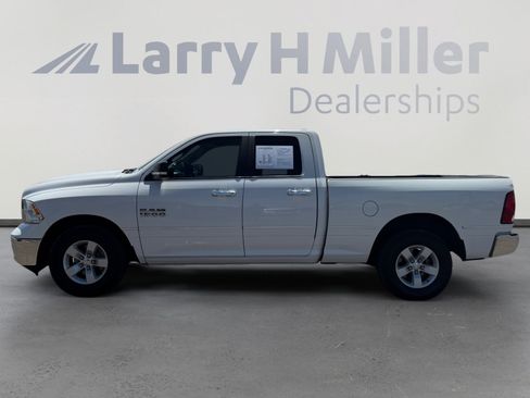 Used 2017 RAM 1500 Classic SLT RWD image 2