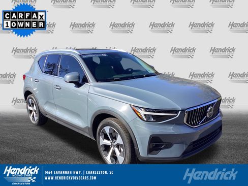 Certified 2023 Volvo XC40 B4 Plus w/ Protection Package Premier image 1