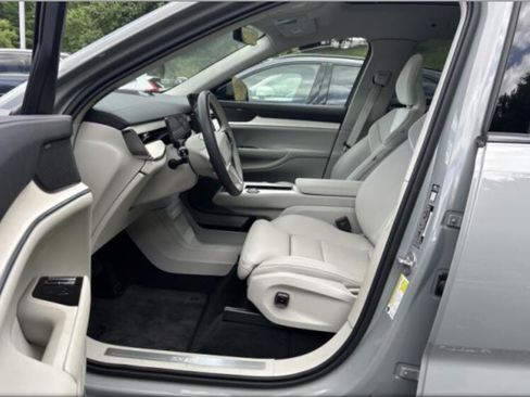 Used 2025 Volvo EX90 Ultra AWD/4WD image 3