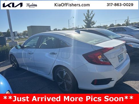 Used 2018 Honda Civic Touring image 1