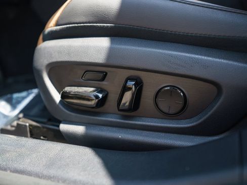 Used 2024 Lexus ES 350 w/ Luxury Package FWD image 31