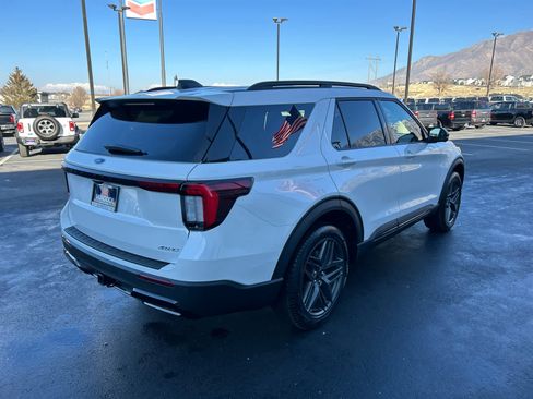 New 2026 Ford Explorer ST-Line w/ ST-Line Street Pack image 8