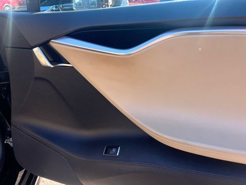 Used 2013 Tesla Model S image 16