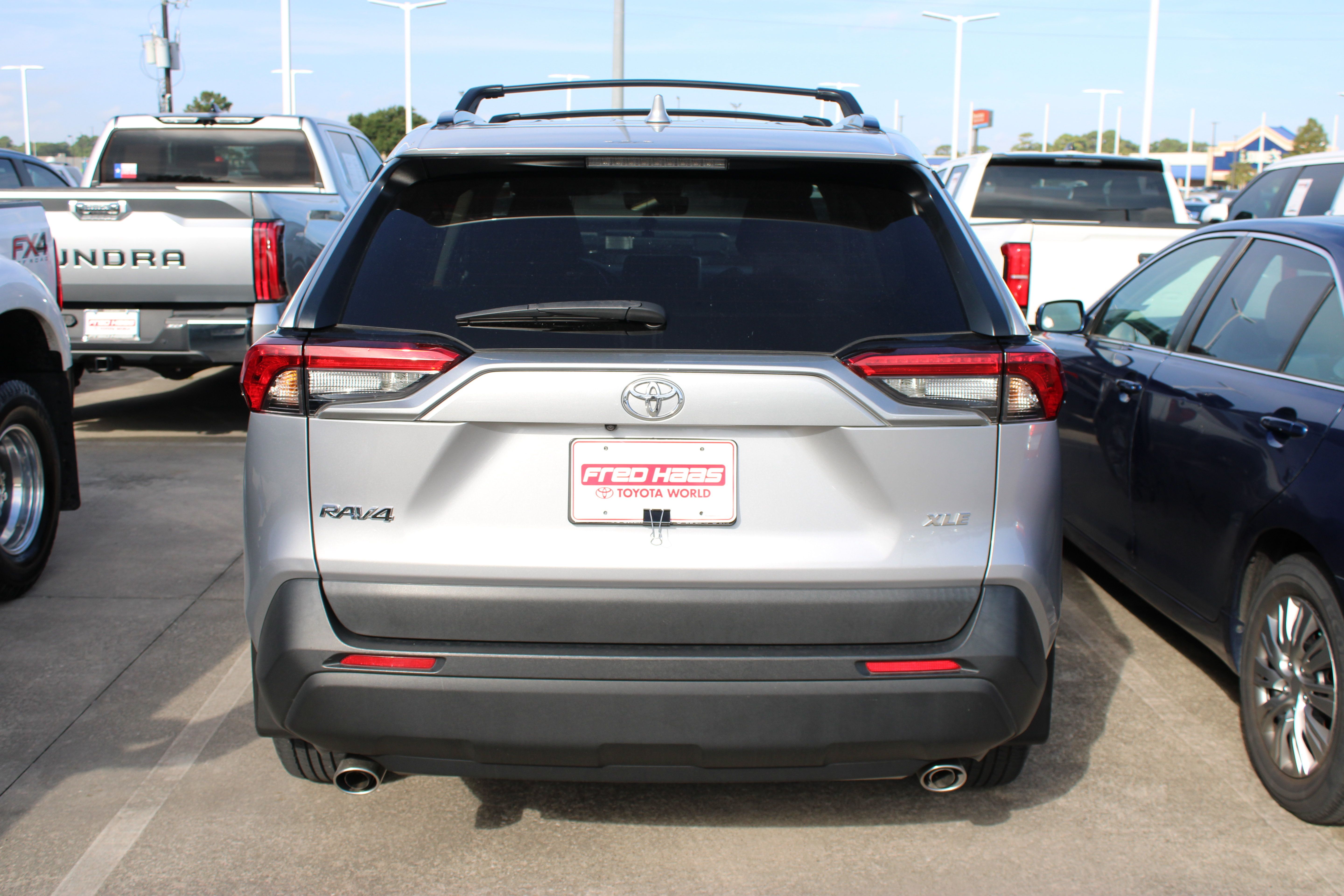Used 2023 Toyota RAV4 XLE FWD image 7