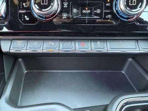 New 2025 GMC Sierra 2500 AT4 w/ AT4 Premium Plus Package image 11