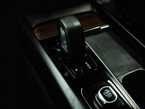 Used 2022 Volvo XC60 T8 Inscription image 20