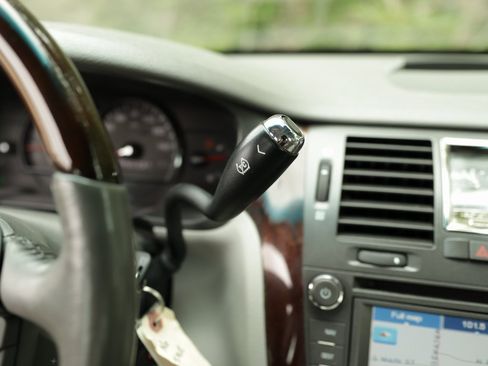 Used 2007 Cadillac DTS Luxury II image 19