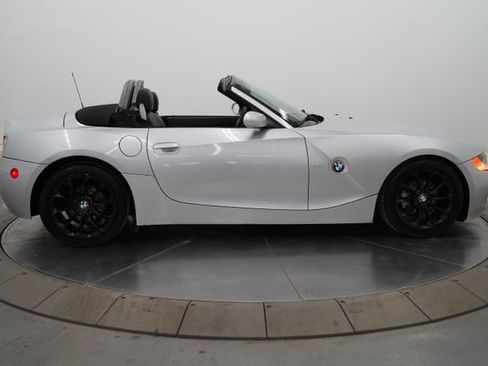 Used 2003 BMW Z4 2.5i image 9