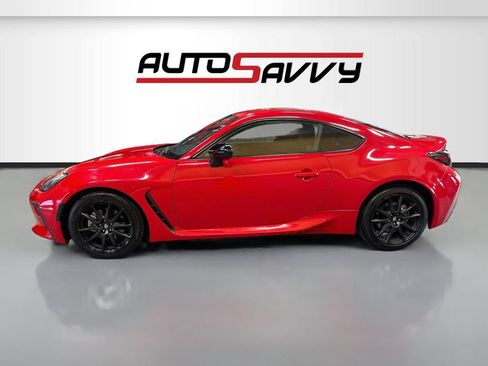 Used 2024 Toyota GR86 RWD image 4