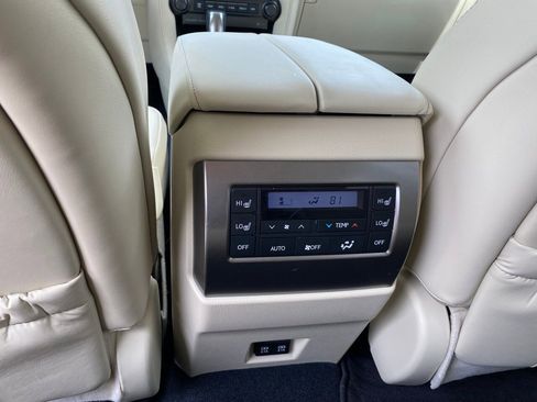 Used 2023 Lexus GX 460 Premium w/ Premium Package image 19