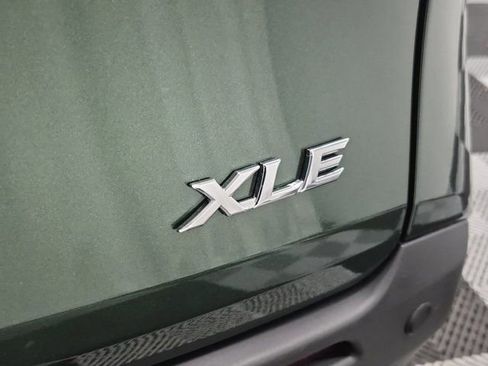 Used 2026 Toyota Sienna XLE image 8