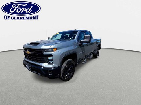 Used 2024 Chevrolet Silverado 2500 W/T AWD/4WD image 4
