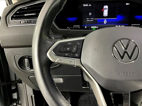 Used 2022 Volkswagen Tiguan SE image 22