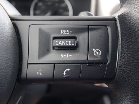 Used 2023 Nissan Rogue S AWD/4WD image 21