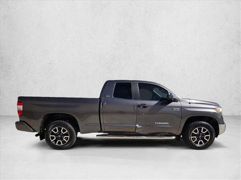 Used 2018 Toyota Tundra SR5 w/ SR5 Upgrade Package image 4