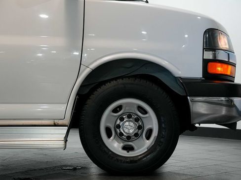 Used 2016 Chevrolet Express 3500 LT w/ LT Preferred Equipment Group RWD image 9