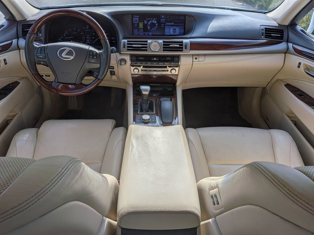 Used 2013 Lexus LS 460 w/ Comfort Pkg RWD image 26
